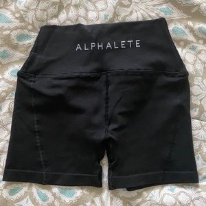 ALPHALETE REVIVAL R6 SHORTS - BLACK